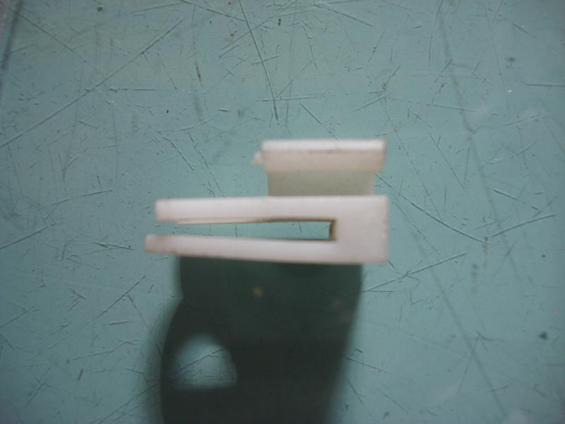 D throttle push rod clip-1
