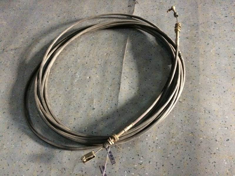 D тросик дроссельной заслонки в сборе