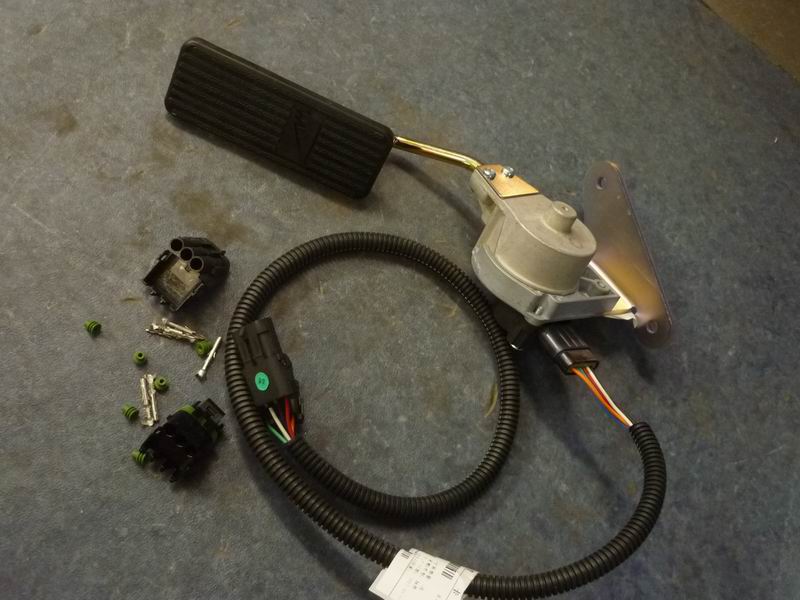 D electronic control accelerator pedal assembly (equipped with Cummins ISME385 engine)-1