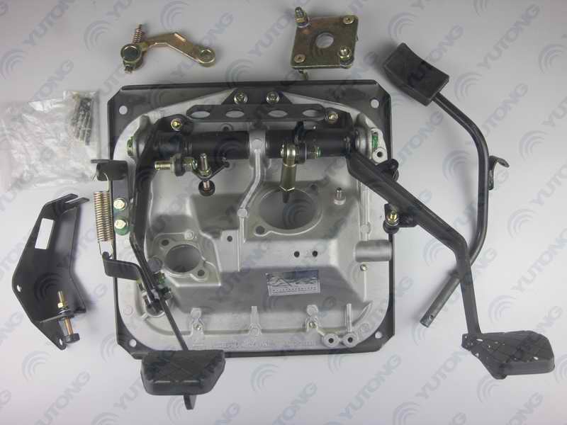 D Three-combination pedal assembly (not including two master pumps)