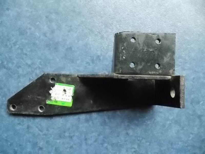 D idle lifting cylinder and stop cylinder support