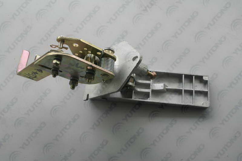 Accelerator pedal assembly