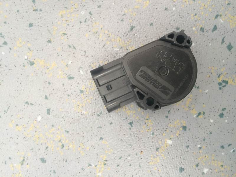 Электронный датчик дроссельной заслонки-1