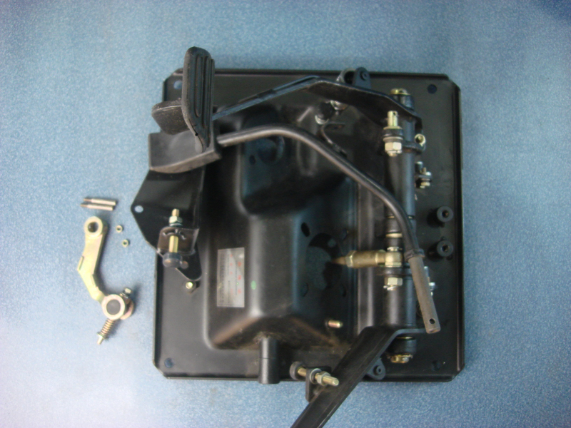 D Трехкомбинационный педальный узел (штамповка стальной пластиной)-1