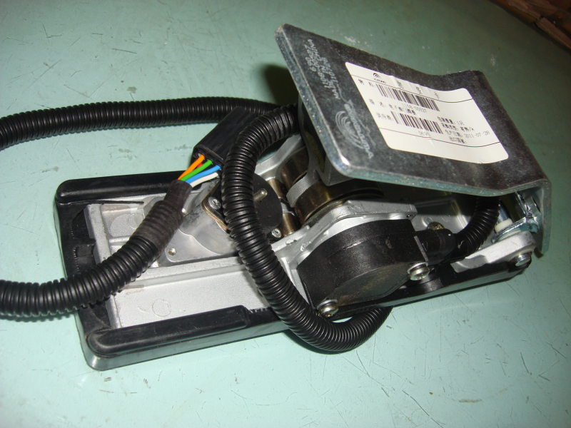 Electronic throttle pedal assembly (YC6G/6L Delphi single-unit pump)-3
