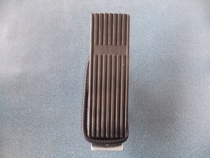 电子油门踏板总成(配YC6J200-30)-1