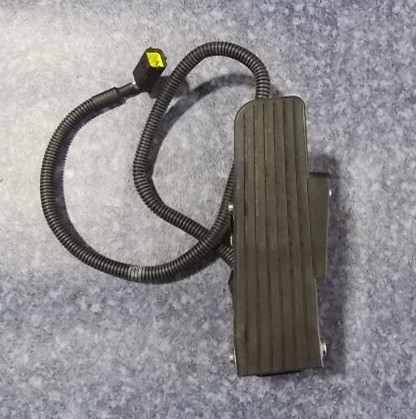 Pedal mechanism, accelerator pedal, floor-standing
