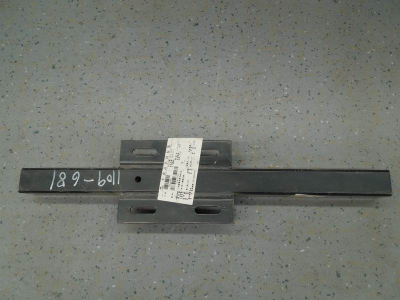 D Air filter mounting bracket assembly