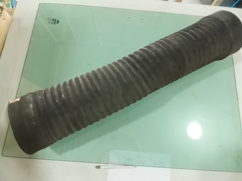 Резиновая гофрированная труба (внутренний диаметр Φ 150 , Л= 760 )