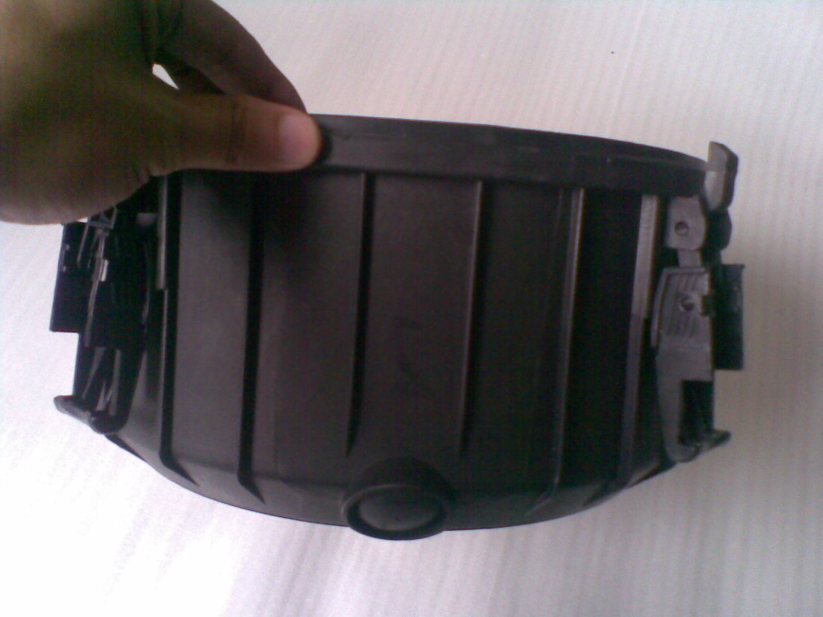 Air filter bottom cover assembly