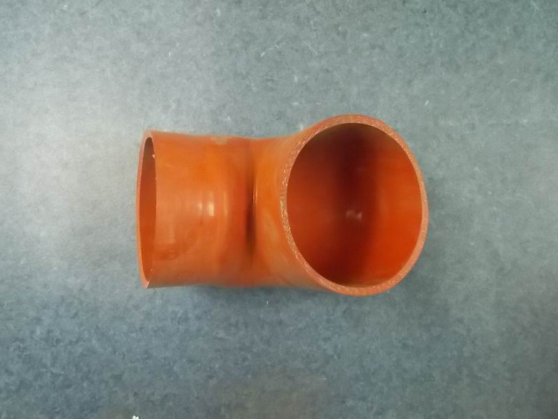 Угловой шланг, Φ 132 /Ф 150 , 170 / 100 , кремний-1