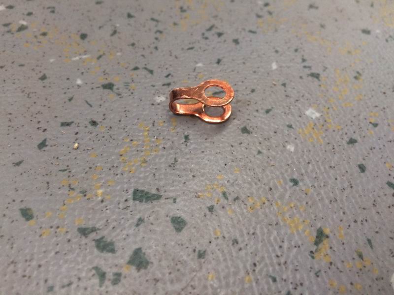 Arpet-shaped joint gasket