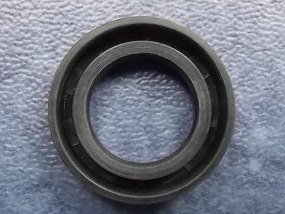 Fuel injection pump oil seal-1