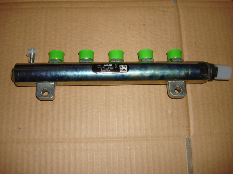 Fuel common rail pipe