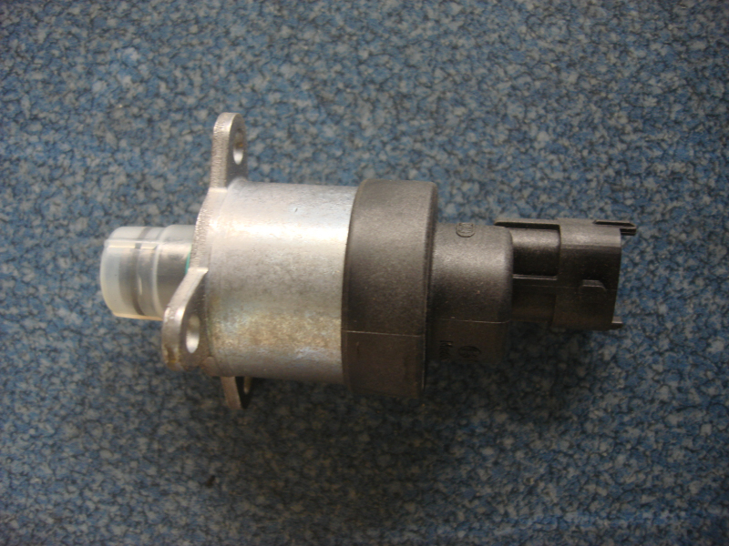 Oil inlet metering proportional valve