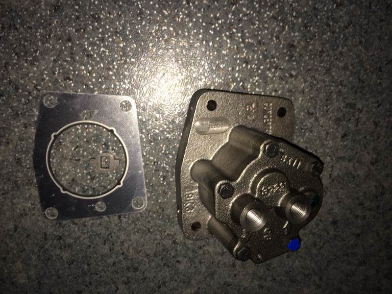 Gear type oil transfer pump