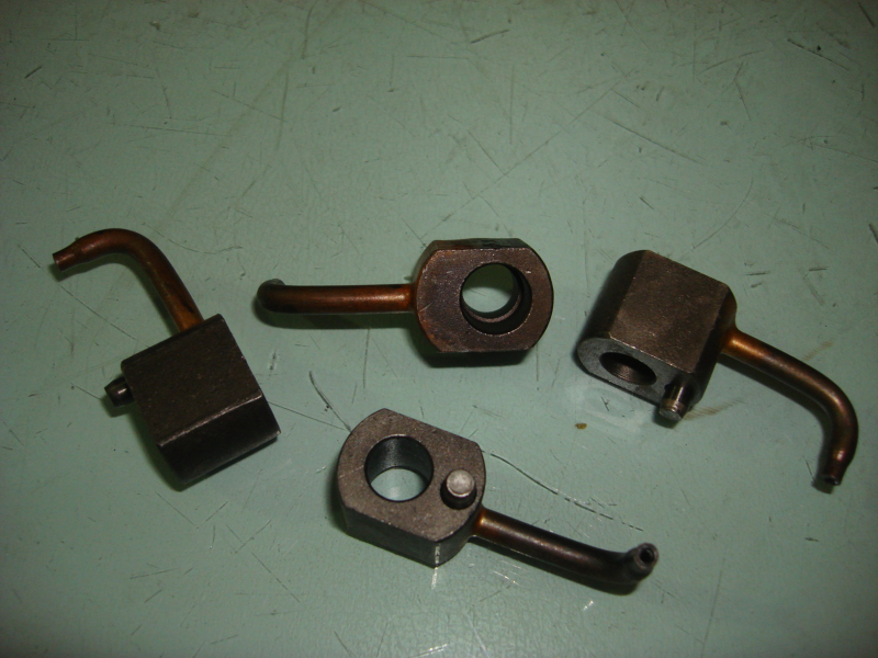 Piston cooling nozzle; can be replaced by 1002-01798