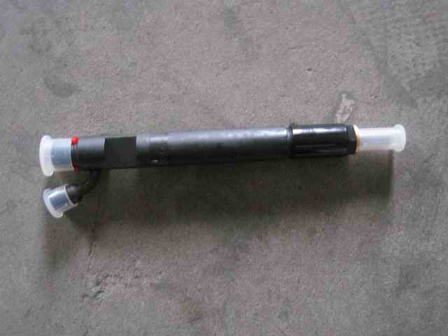 Fuel injector