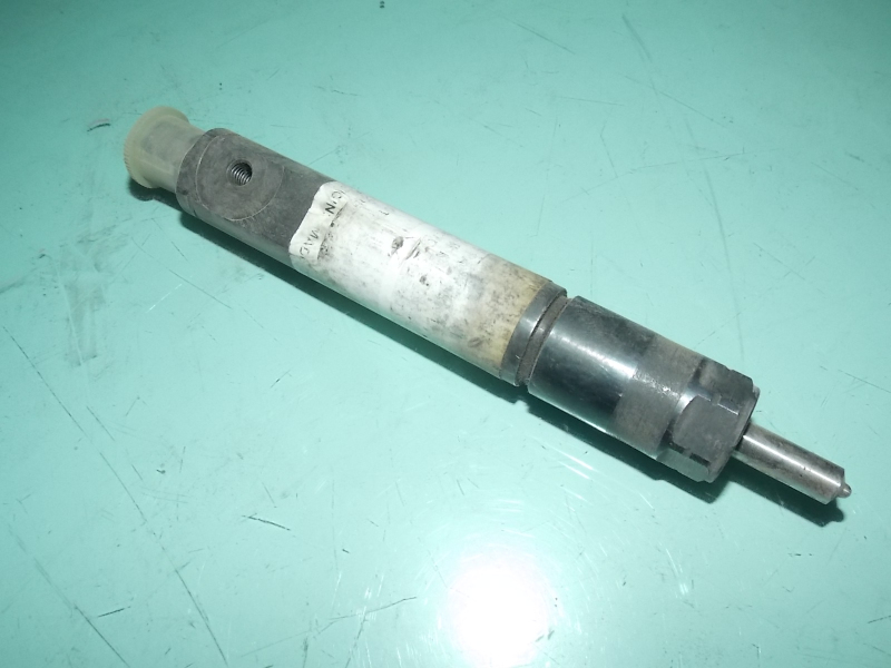 Fuel injector (interchangeable with 1112-00143)