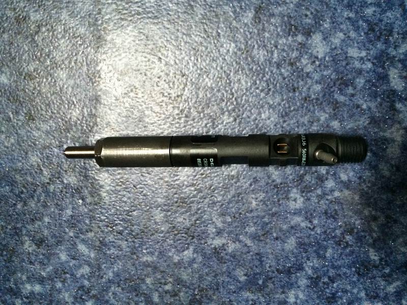 Fuel injector assembly