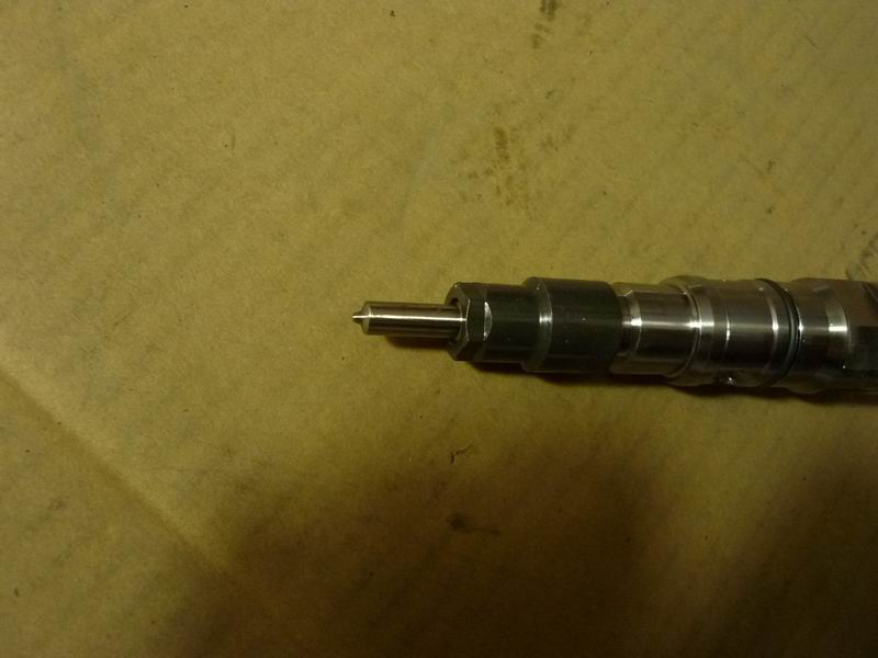 Fuel injector; can be replaced by 1112-00270-1