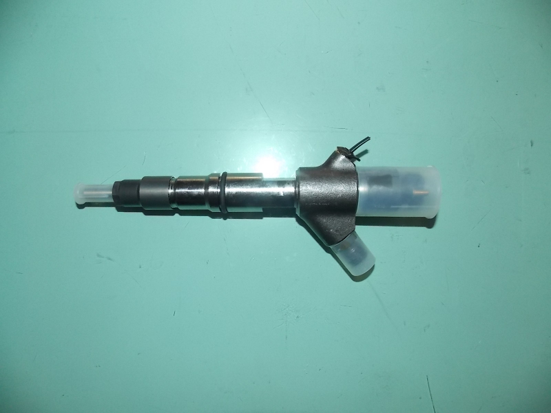 Fuel injector