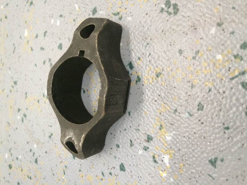 Fuel injector pressure plate