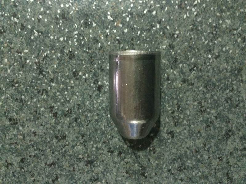 Fuel injector bushing