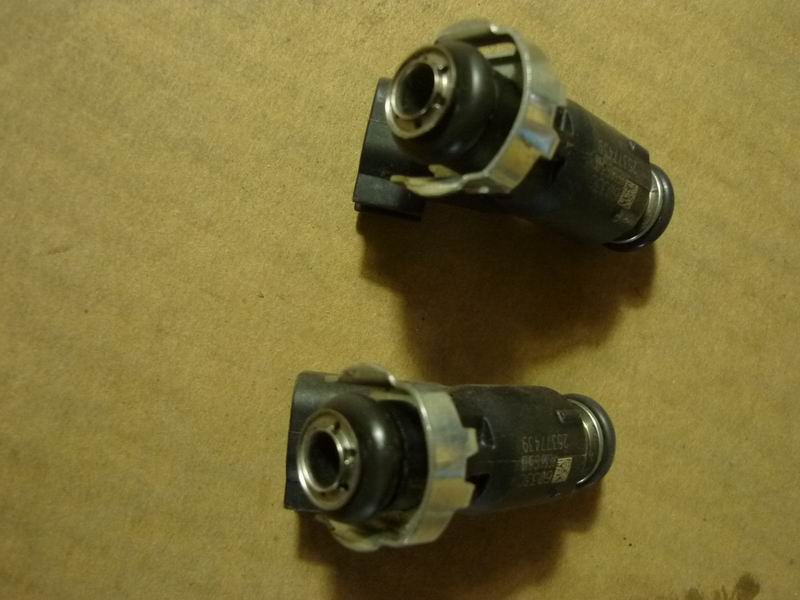 Fuel injector and fuel injector spring assembly-2