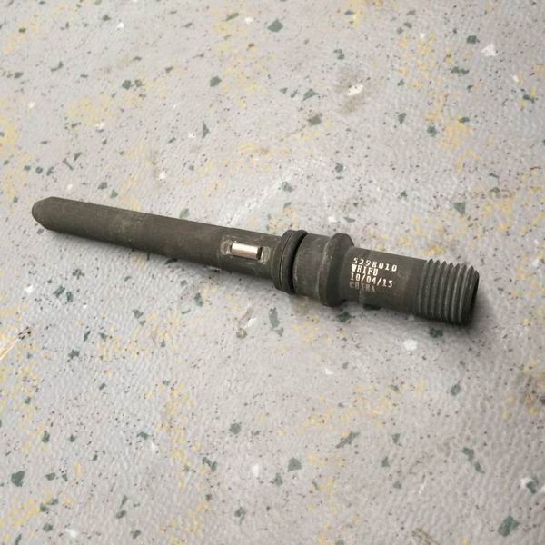 Fuel injector connection tube