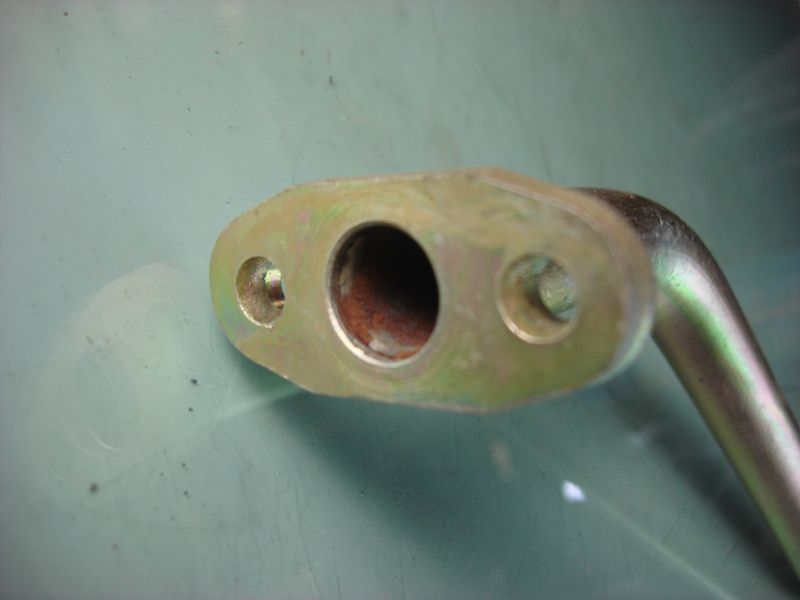 Первая трубка возврата масла нагнетателя-2