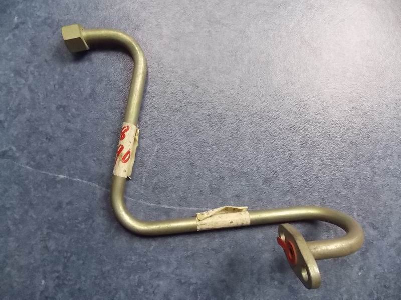 Supercharger oil inlet pipe