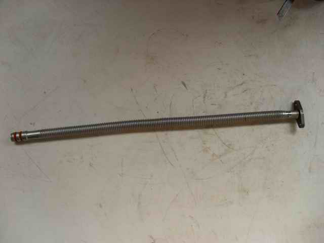 Supercharger oil return pipe