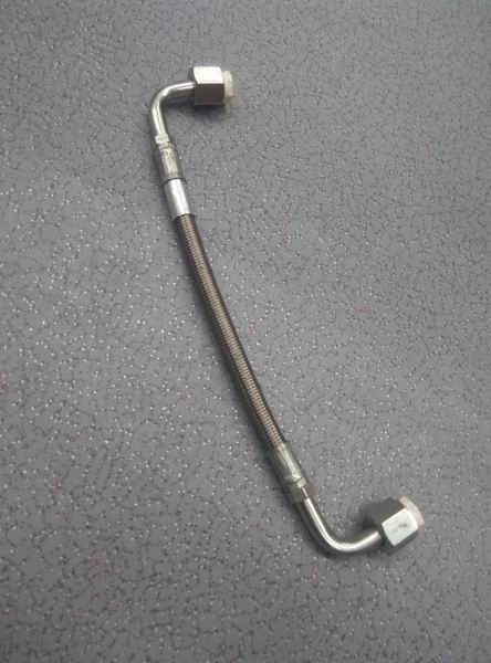 Supercharger oil inlet pipe