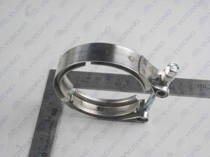 Supercharger exhaust end clamp