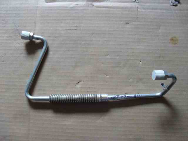 Supercharger oil inlet pipe
