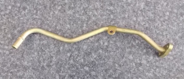 Supercharger oil return pipe