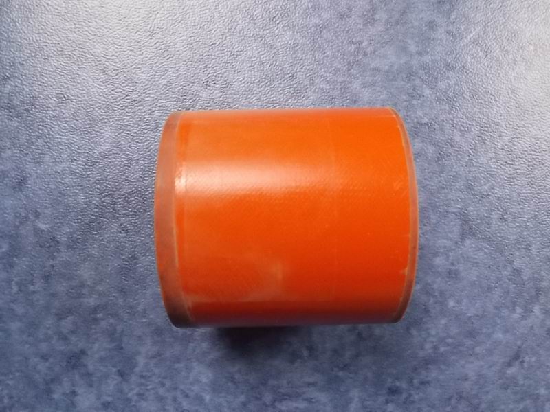 Rubber hose-connected to compressor outlet