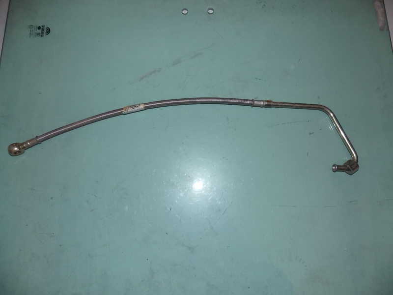 Supercharger oil inlet pipe