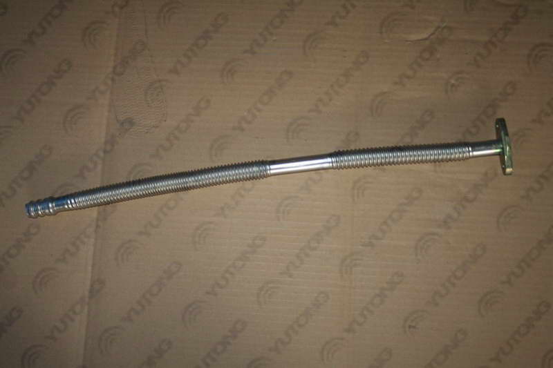 Supercharger oil return pipe