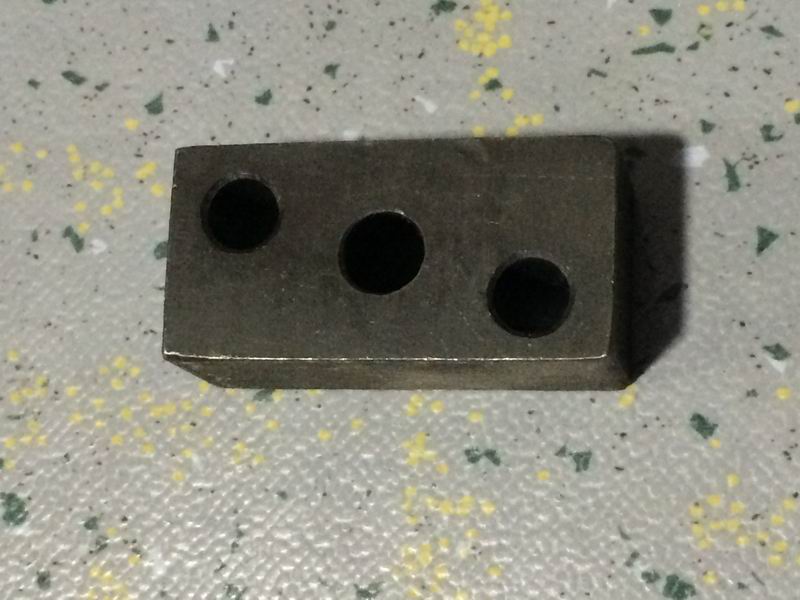 Фланец впускной масляной трубы нагнетателя