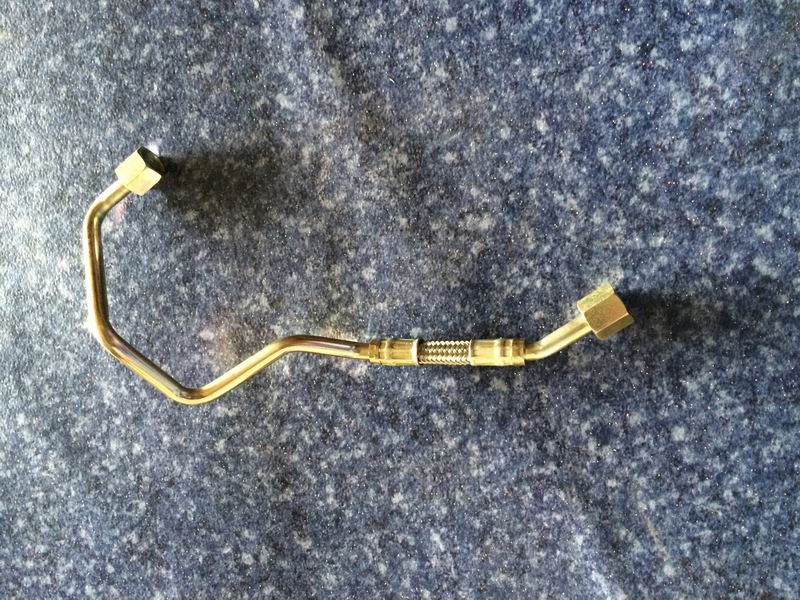 Supercharger oil inlet pipe