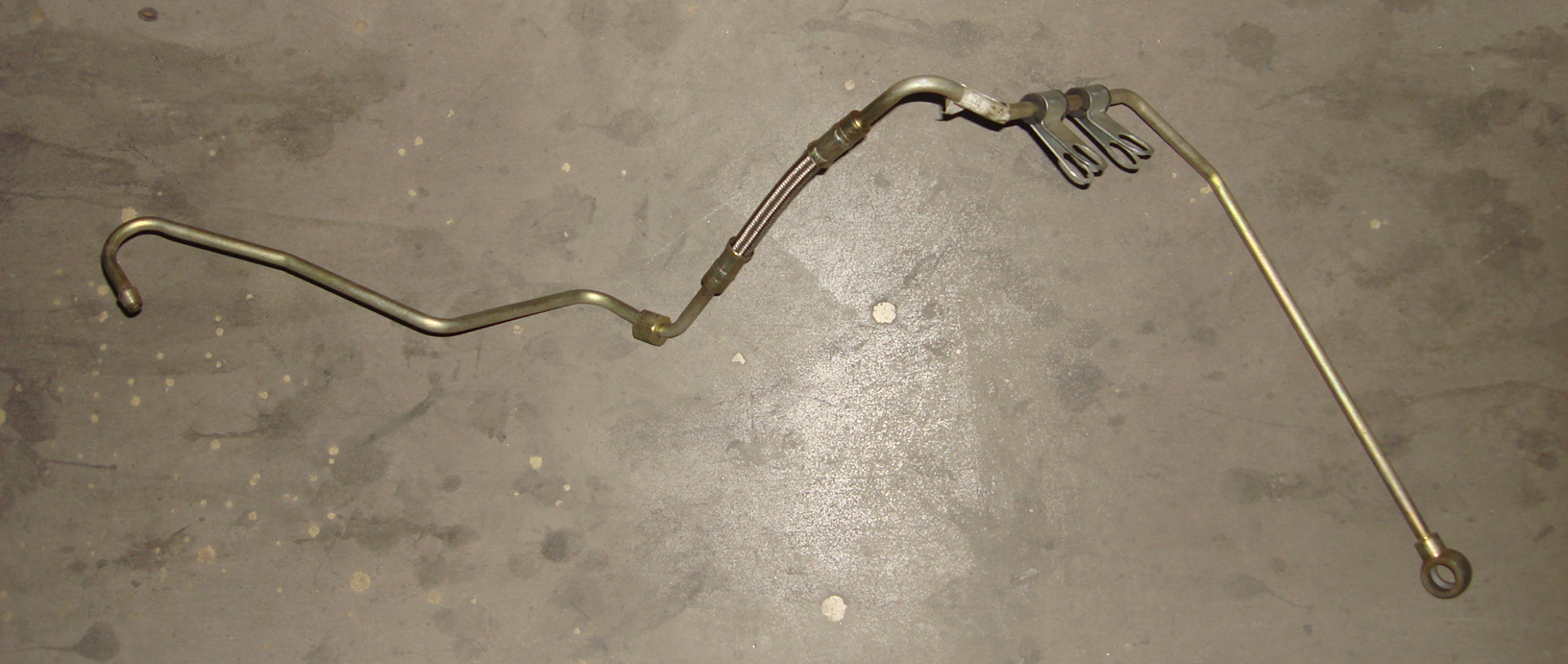 Supercharger oil inlet pipe; can be used for generations 1118-01415