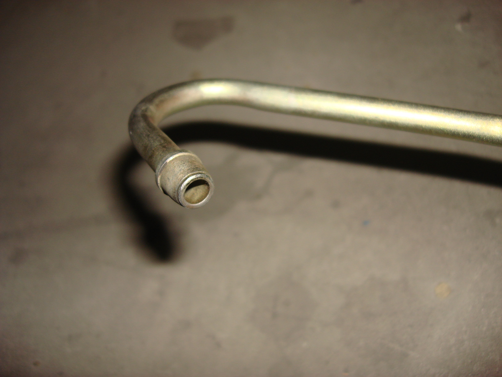 Supercharger oil inlet pipe; can be used for generations 1118-01415-2