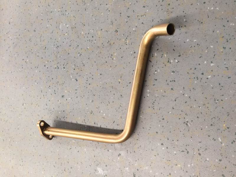 Supercharger oil return pipe