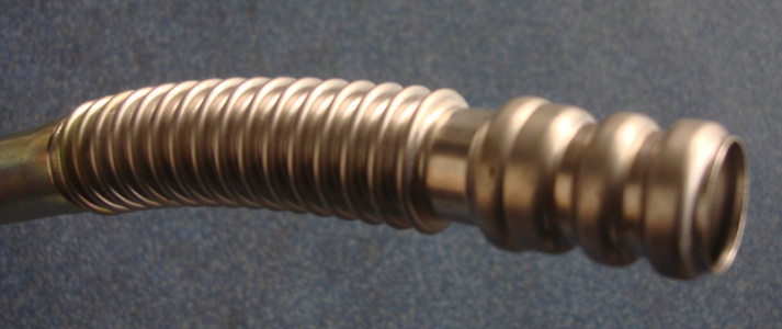 Supercharger oil return pipe