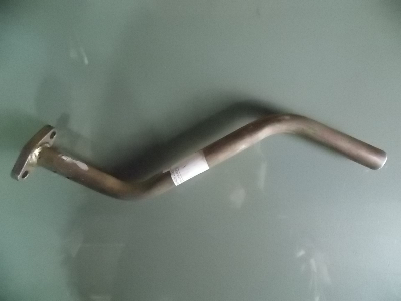 Supercharger oil return pipe