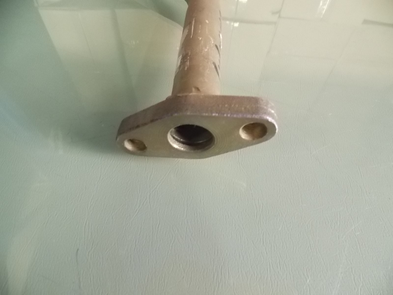 Supercharger oil return pipe-1