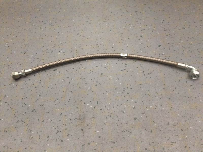 Supercharger oil inlet pipe