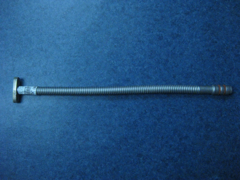 Supercharger oil return pipe